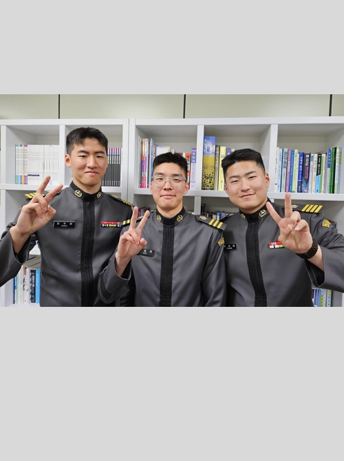 강주현, 김윤재, 황이찬